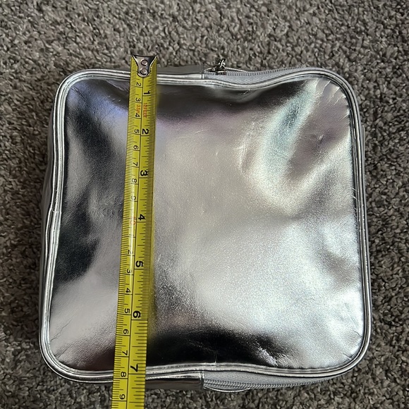 Silver Clinique Make Up Pouch - Picture 7 of 8